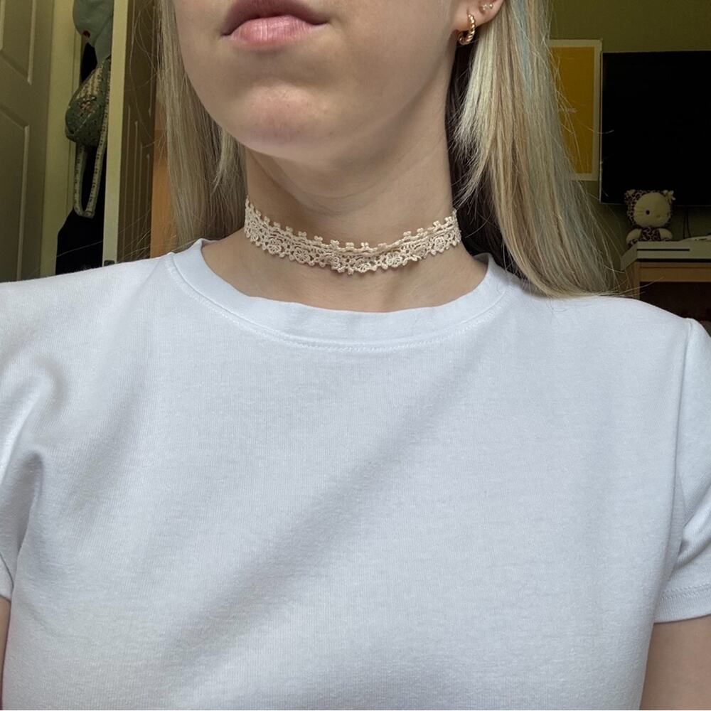 Forever 21 White Ornate Lace Choker Necklace Coquette Vintage